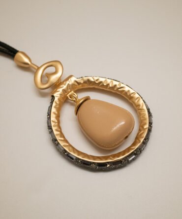 Minimalist Statement Collar 5