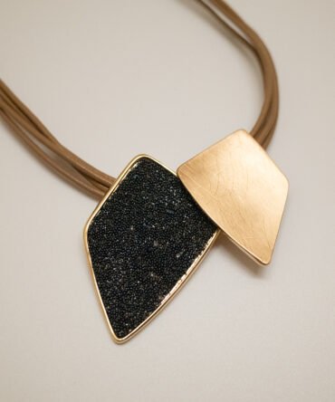 Minimalist Statement Collar 15