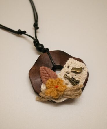 Minimalist Statement Collar 20