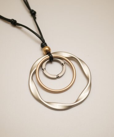 Minimalist Statement Collar 45